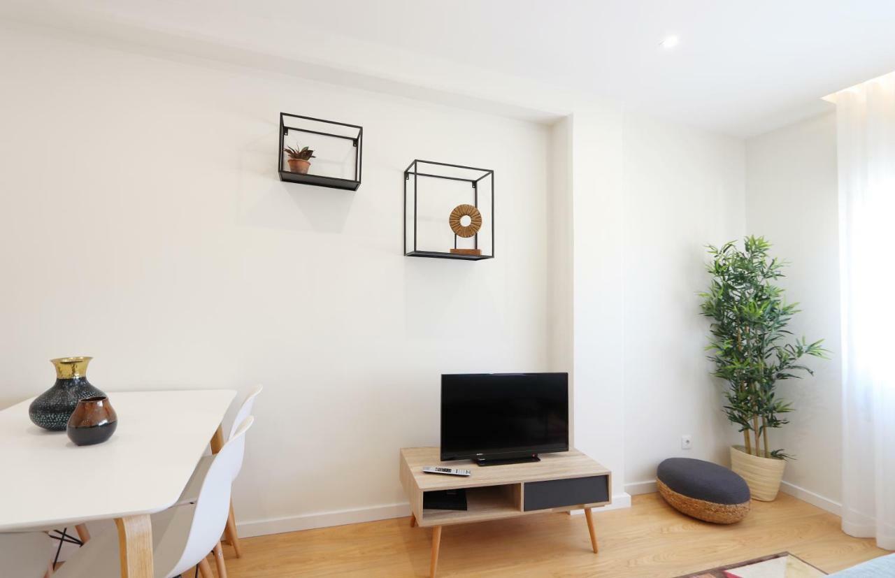 Hm - Living Batalha Square 2 Apartment Porto Luaran gambar