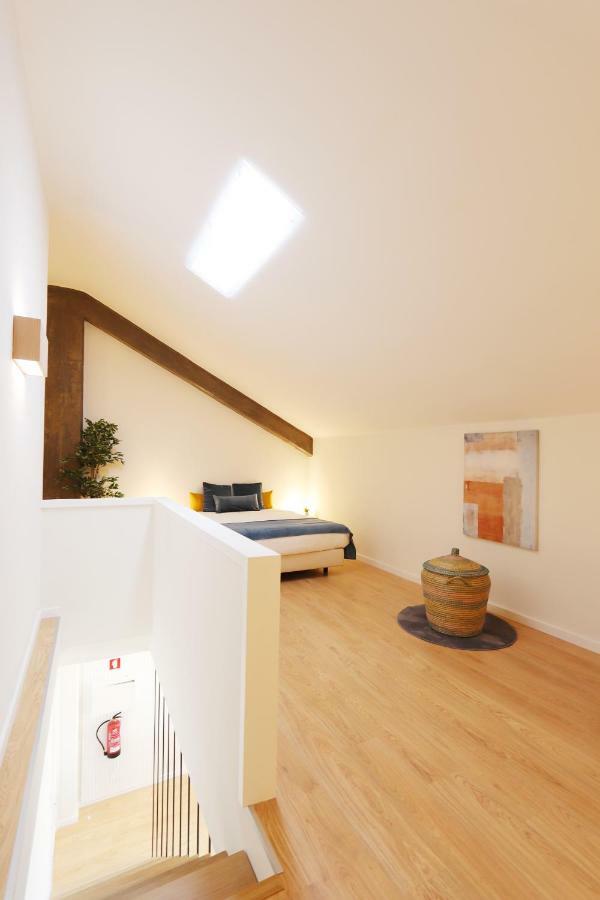 Hm - Living Batalha Square 2 Apartment Porto Luaran gambar