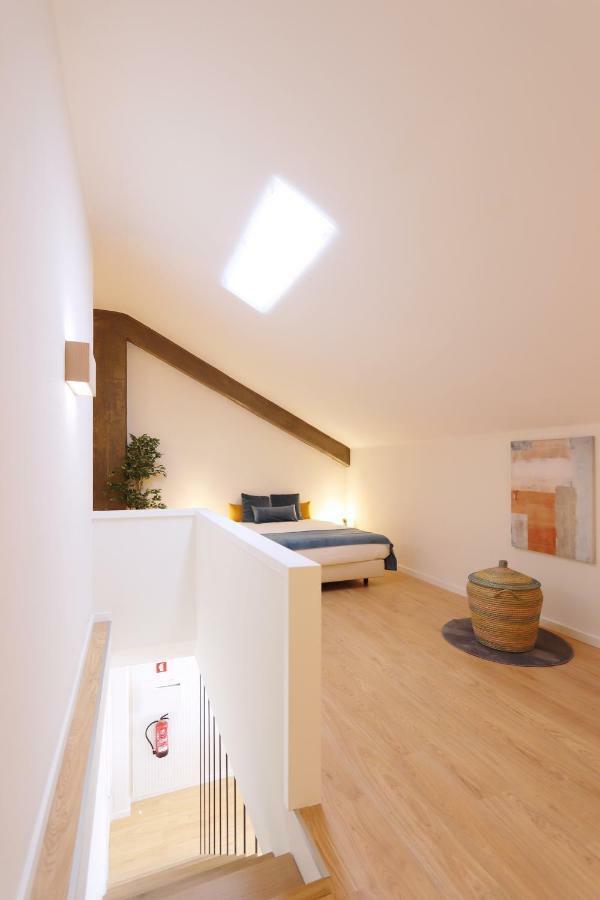 Hm - Living Batalha Square 2 Apartment Porto Luaran gambar